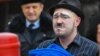 <p>Следственный комитет <a href="https://www.currenttime.tv/a/29124367.html" target="_blank">объявил</a>, что сотрудник частного охранного предприятия торгового центра &quot;Зимняя вишня&quot; в Кемерово, когда получил сигнал о пожаре, то отключил систему оповещения</p>
