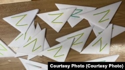 Письма с Z-символикой, которые учительница рисовала вместо детей
