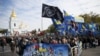 В Киеве тысячи людей участвуют в "Марше героев" - ОНЛАЙН