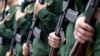 В Курской и Белгородской областях участникам отрядов теробороны раздали боевое оружие 