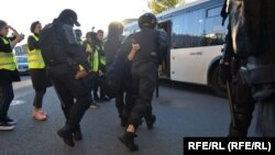 Задержание участников акции протеста против мобилизации в Петербурге 24 сентября 2022 года