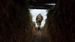 Украинский военный в окопе под Славянском, 5 августа 2022 года