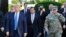 Генерал Марк Милли (в форме) с Дональдом Трампом в Вашингтоне. 1 июня 2020 года