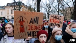 Протесты против законодательства об абортах в Польше