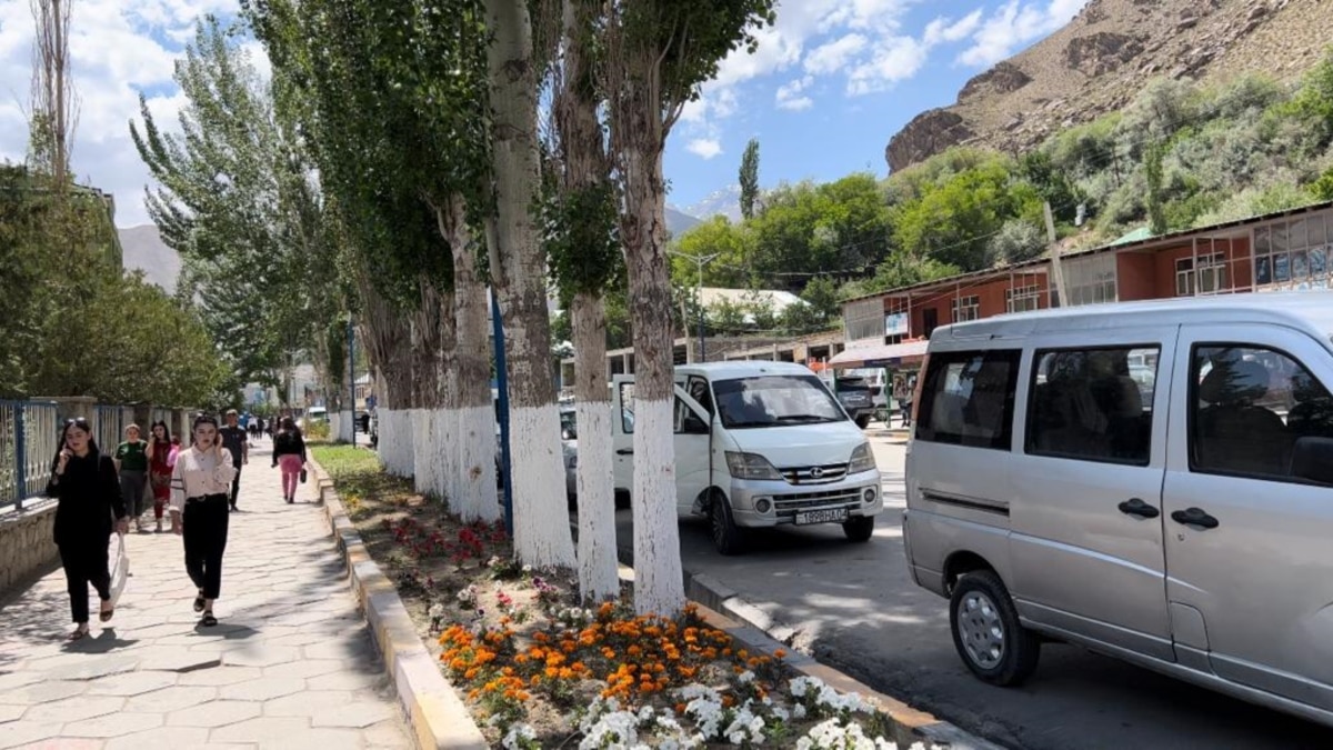 В Таджикистане спецслужбы задержали родственников журналистки Аноры  Саркоровой, освещавшей протесты в Горном Бадахшане