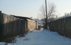 Проулок в Забайкальском районе в Улан-Удэ