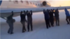 На аэродроме Игарска пассажиры толкали примерзший TУ-134 