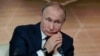 В Кремле считают, что Путин не может прививаться "несертифицированной вакциной" от COVID-19