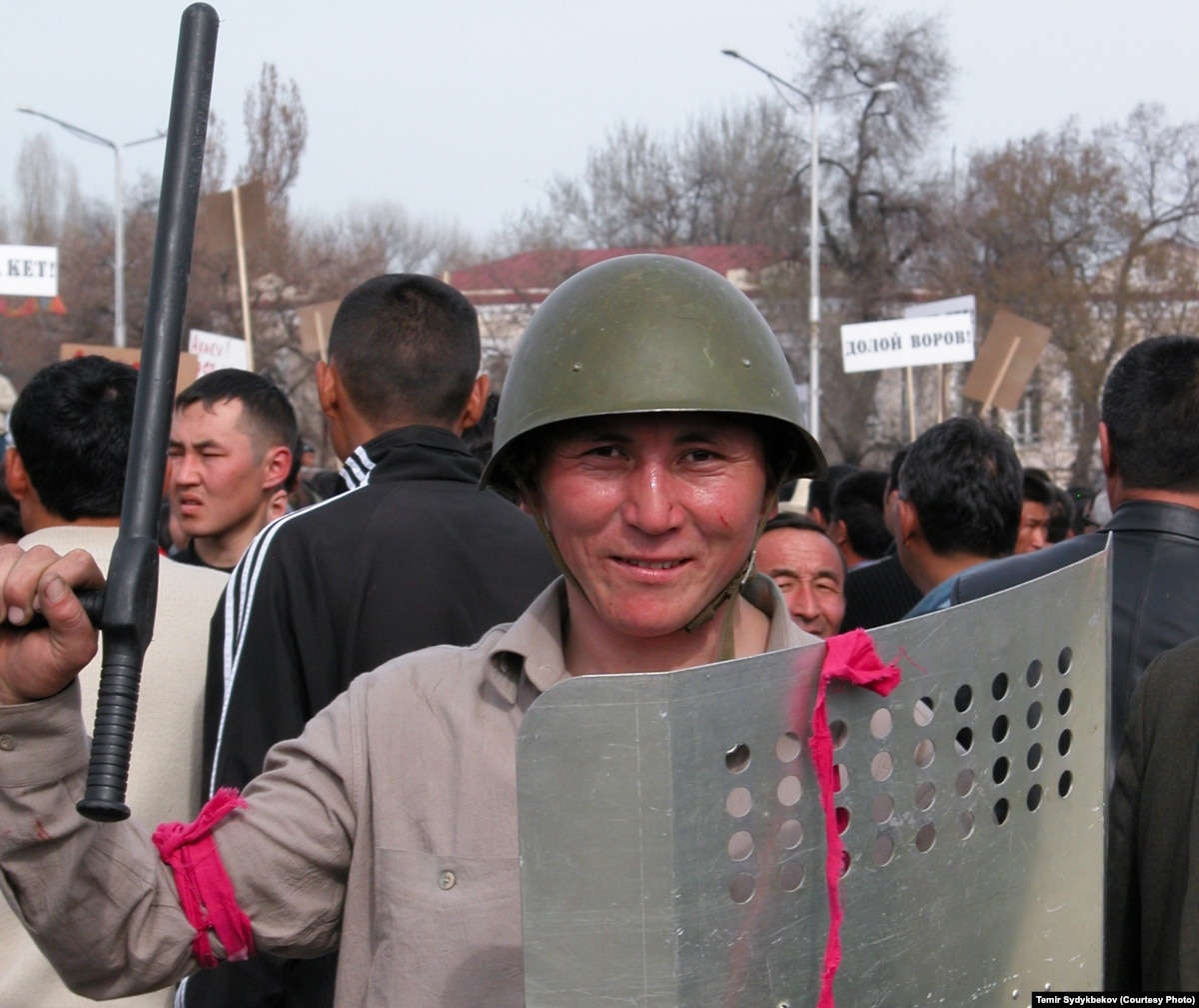 Реферат: Тюльпановая революция в Кыргызстане причины, ход и последствия для страны