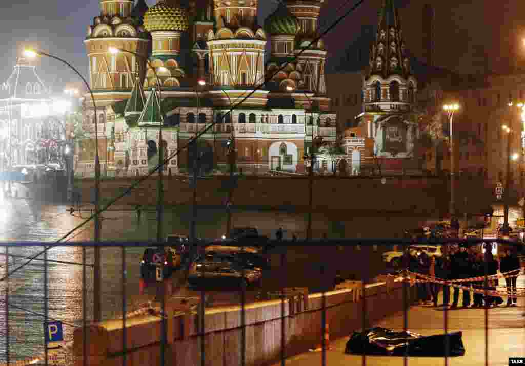 Ночью 28 февраля 2015 года, Борис Немцов убит в центре Москвы шестью выстрелами в спину