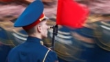 В параде на Красной площади приняли участие более 12 тысяч военнослужащих и свыше 190 единиц военной техники