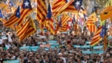 Без независимости и автономии. Почему Каталония не объявляет об отделении от Испании