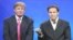ADDRESS REPORTERS DURING NBC'S 2004 SUMMER PRESS TOUR IN LOS ANGELES.  Donald Trump (L), host of the hit reality television series "The Apprentice"