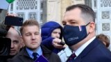 RUSSIA - Journalists surround Ambassador of the Czech Republic Vitezslav Pivonka outside the Russian Foreign Ministry headquarters in Moscow, Russia April 22, 2021. 