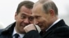 Дмитрий Медведев стал автором двух мемов из топ-10 по версии Google