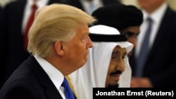 Президент США Дональд Трамп и король Саудовской Аравии Салман бин Абдулазиз аль-Сауд