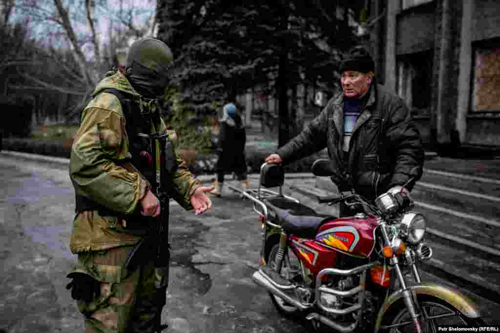 Эвакуация жителей из Дебальцево, Донецкая область Украины. 3 февраля 2015