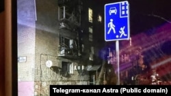 Поврежденный в результате атаки дом в Балаково, 14 октября 