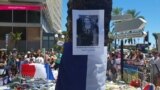 Автобусные остановки Ниццы увешаны объявлениями о поиске пропавших во время теракта
