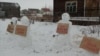 В Архангельской области активистку задержали за организацию "пикета снеговиков" 