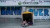 Сбербанк ввел лимиты на снятие наличных в своих банкоматах в Украине в ответ на акции радикалов и угрозу санкций 