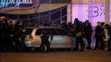 Зачем белорусские силовики крушили машины во время протестов год назад