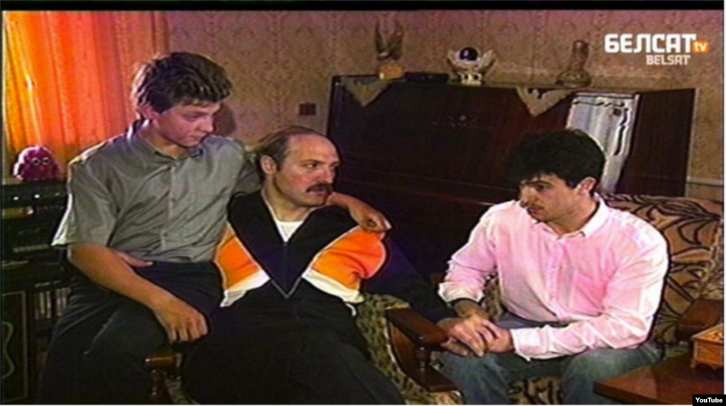 Лукашенко со старшими сыновьями Дмитрием и Виктором. 1994.