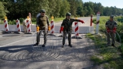 Балтия: баррикады на границе с Беларусью