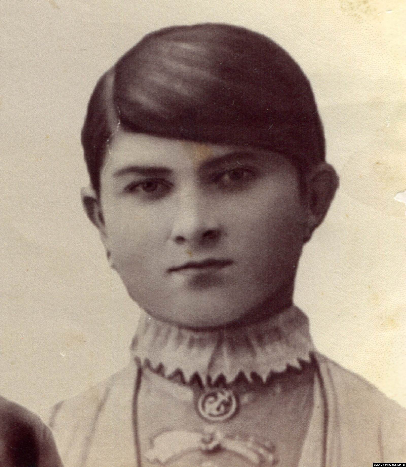 Мать Якуба Медова. Фотография сделана до замужества