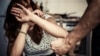Число жалоб на домашнее насилие во время самоизоляции в России выросло в 2,5 раза 