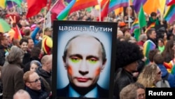 Карикатура на Путина на ЛГБТ-прайде в Амстердаме