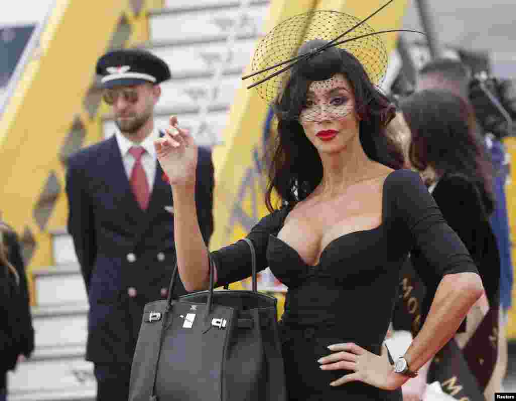 Американская модель Ясмин Пэтти в венском аэропорту
