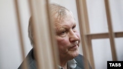 Михаил Глущенко во время оглашения приговора