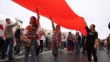 Belarus - Columns of Minsk residents in the city center, August 23, 2020
