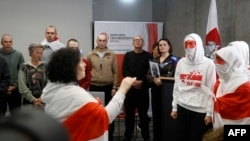 Белорусские политзаключенные, 11 сентября освобожденные и высланные в Литву в рамках соглашения, заключенного при посредничестве США