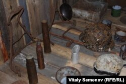 Экспонаты в музее-концлагере в деревне Ватнаволок