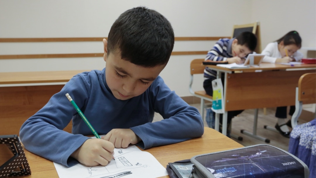 Два языка и никакой домашки: как наш сын учится в школе в Эквадоре