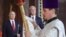 Владимир Путин и Сергей Собянин на службе в православном храме