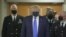 Трамп начал носить маску от коронавируса