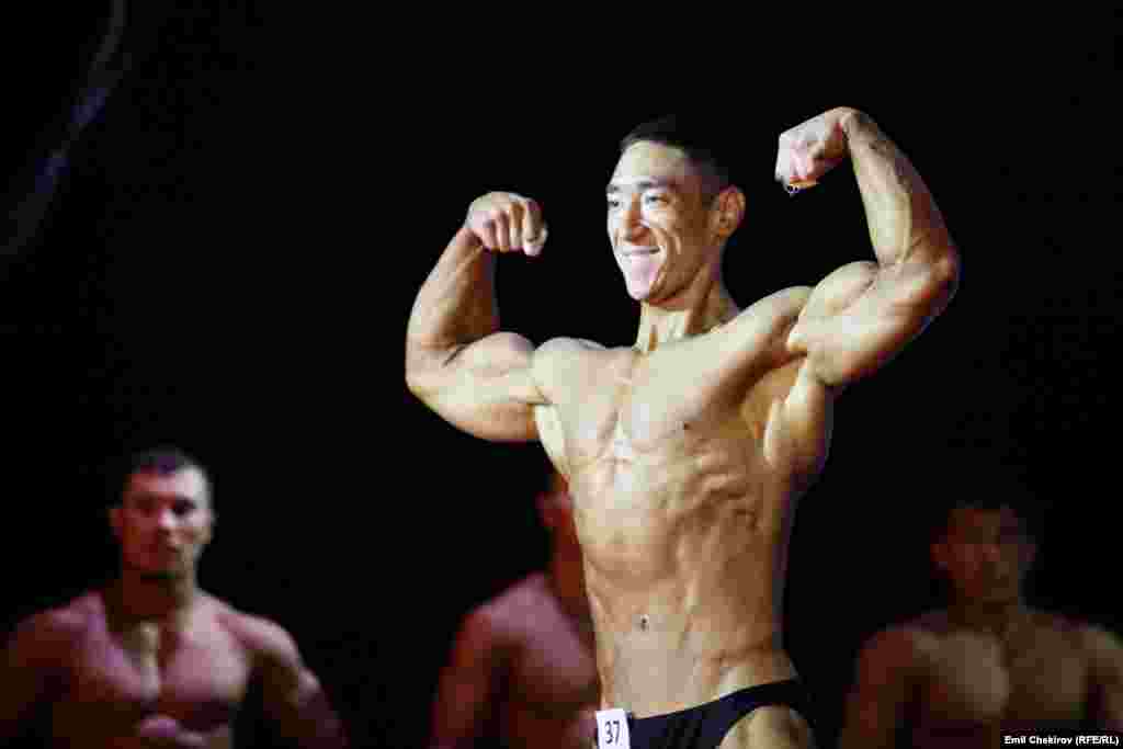 Чемпионом в весе до 75 килограммов признан 23-летний бишкекчанин Марат уулу Мирбек
