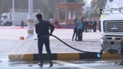Таджикистан готовится к инаугурации Рахмона: в Душанбе сажают цветы и обновляют разметку