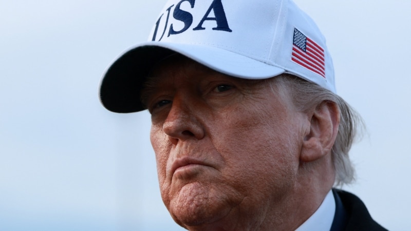 Трамп заявил, что мирные переговоры затягивает Зеленский