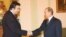Путин и Саакашвили в 2004 году 