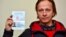 Актер Иван Охлобыстин с паспортом так называемой "ДНР"