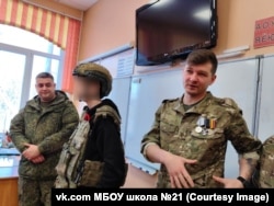 Урок патриотического воспитания в одной из российских школ