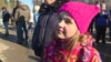 "Это не была угроза". Девочка Таня из Волоколамска о знаменитом жесте, протестах и своей розовой шапке