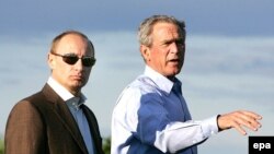 Путин и Буш на "лобстерном саммите" в американском Кеннебанкпорте в 2007 году