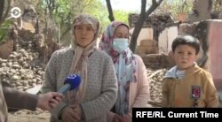 In the Tajik village of Somoniyon, from which around 350 women and children were evacuated, resident Okhista Sharipova recounts how she and her family hid in a basement during shelling amidst the April 28-April 29 fighting with Kyrgyzstan.