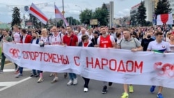 Колонна спортсменов на марше 6 сентября в Минске