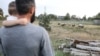 "Лучше пасти коров, чем держать в руках оружие". Как чеченская семья поселилась в деревне на белорусском Полесье